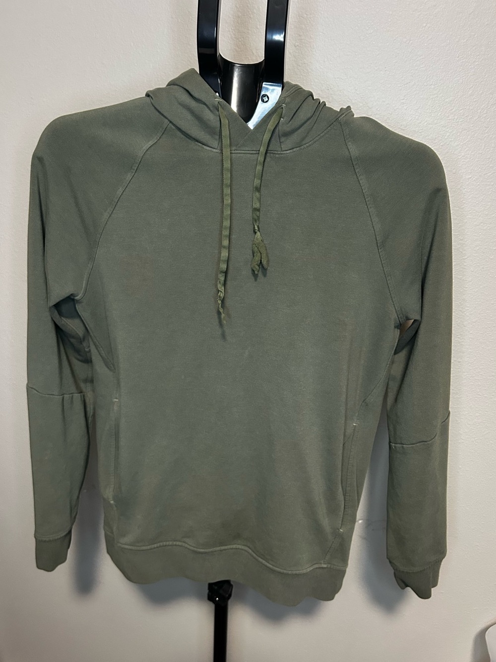 Lululemon xs Men's Olive Green Hoodie Sweatshirt - Casual Pullover